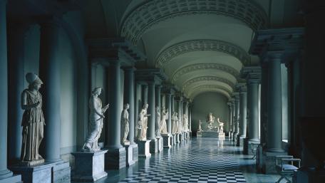 Timeless Elegance in Classical Architecture wallpaper