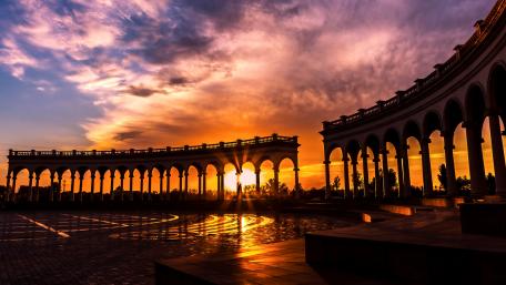 Stunning Sunset Over Urban Architecture wallpaper