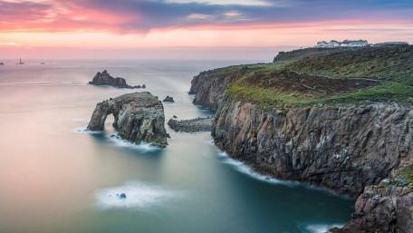 Serene Coastal Landscape at Dusk wallpaper