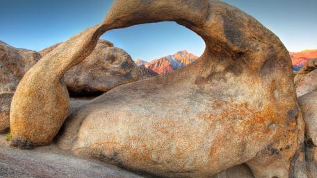Majestic Natural Rock Arch Viewpoint wallpaper
