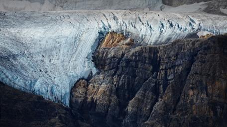 Majestic Glacial Landscape Inspired by Nature's Marvels wallpaper