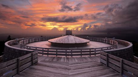 Majestic Sunset Overlook in Serene Nature wallpaper