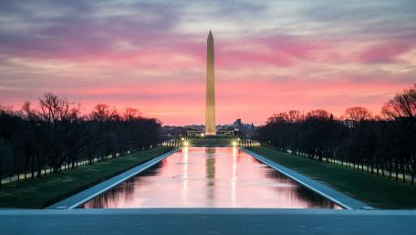Serene Sunset Over Washington Monument Reflects in Pool wallpaper