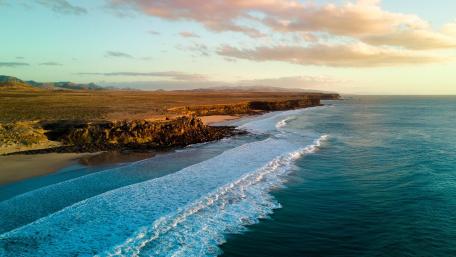 Serene Coastal Sunset View wallpaper