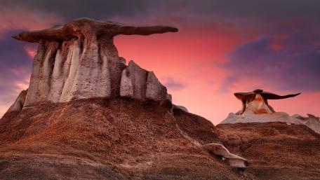 Majestic Rocky Landscape at Dusk wallpaper