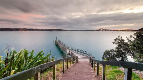Serene Pathway to Tranquil Waters wallpaper