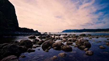Serene Coastal Landscape at Dusk wallpaper