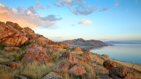 Serene Rocky Landscape at Dusk wallpaper