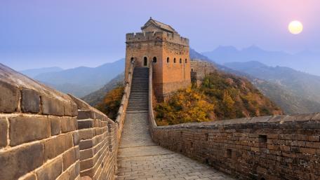 Majestic Journey Along the Great Wall of China wallpaper