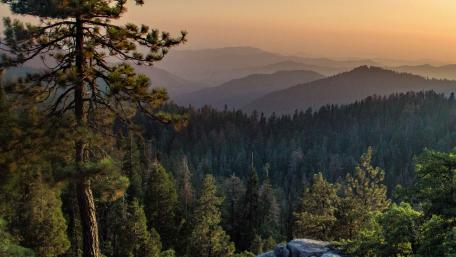 Majestic Mountain Landscape at Dusk wallpaper