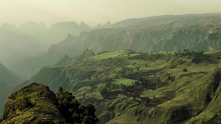 Majestic Mountain Landscape at Dusk wallpaper