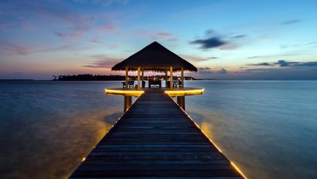 Serene Twilight at the Dock by the Sea wallpaper