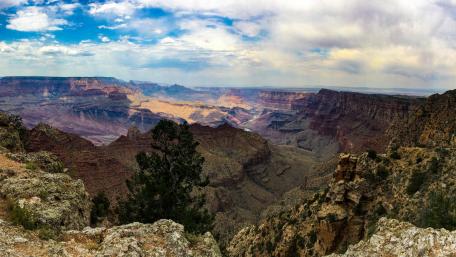 Majestic Grand Canyon Landscape View wallpaper