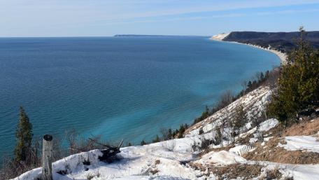 Breathtaking Coastal Serenity in Winter wallpaper