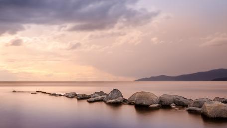 Serene Coastal Evening Beauty wallpaper