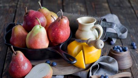 Delicious Pears and Cheese Arrangement for Food Lovers wallpaper