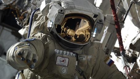 Astronaut Floating in the Vastness of Space wallpaper