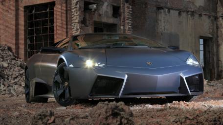 Futuristic Lamborghini in Urban Ruins wallpaper