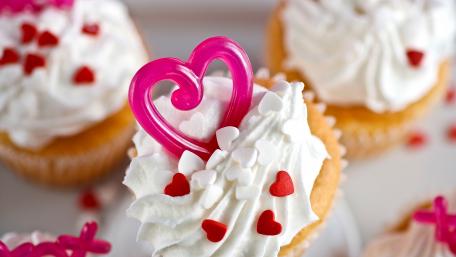Sweet Cupcakes Topped with Love Hearts wallpaper