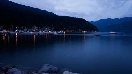 Serene Evening at the Harbor wallpaper