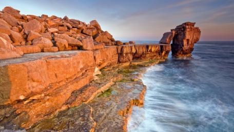 Majestic Rocky Seascape at Dusk wallpaper