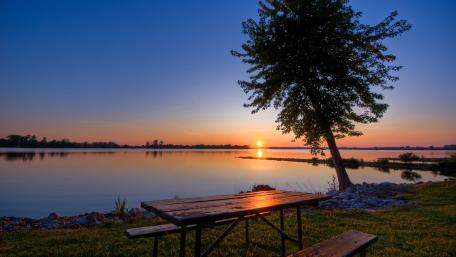 Serene Sunset by the Lake wallpaper