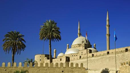 Majestic Mosque Against Clear Blue Skies wallpaper