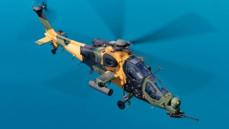 Precision in Flight: Military Helicopter Wallpaper wallpaper