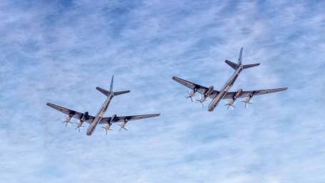 Military Aircraft in Formation Flight Overhead wallpaper