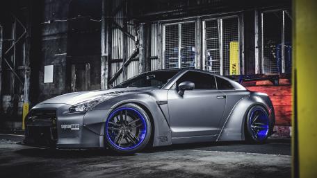 Sleek Urban Racer Wallpaper Design wallpaper