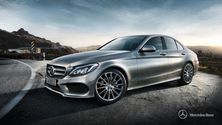 Sleek Luxury on the Open Road wallpaper