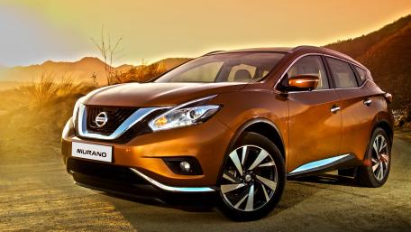 Sleek Nissan Murano at Sunset Glow wallpaper