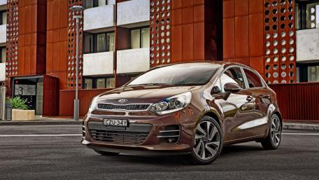 Sleek City Drive Featuring a Modern Car Design wallpaper