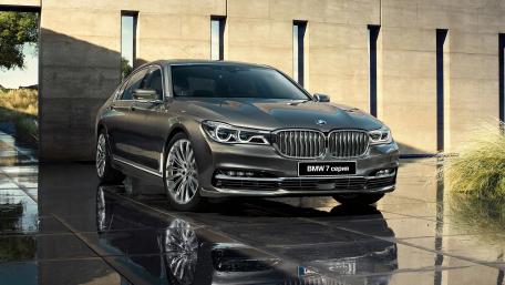 Sleek Elegance of the BMW 7 Series wallpaper