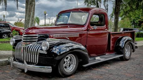 Classic Red and Black Vintage Truck Wallpaper wallpaper