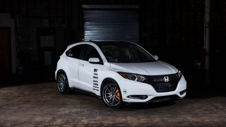 Sleek White Honda HR-V in a Stylish Setting wallpaper