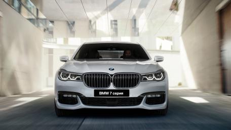 Sleek Elegance of a BMW 7 Series Sedan wallpaper