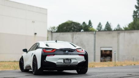 Sleek BMW i8 in Urban Setting wallpaper
