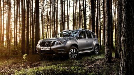 Nissan SUV Adventure in the Forest Mood wallpaper