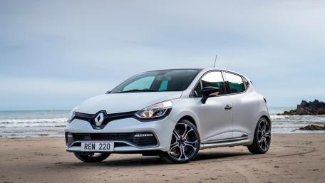 Sleek Renault on Serene Beachside Landscape wallpaper
