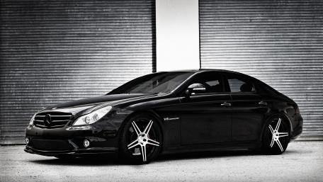Sleek Mercedes in Monochrome Elegance wallpaper