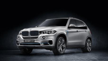 Sleek Elegance of the BMW X5 wallpaper