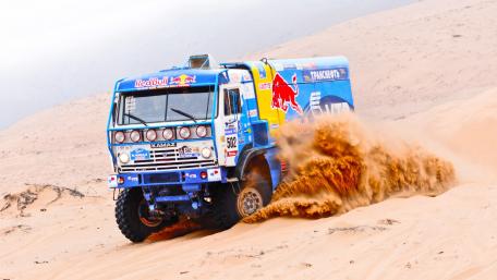 Thrilling Action in Desert Rally Racing wallpaper