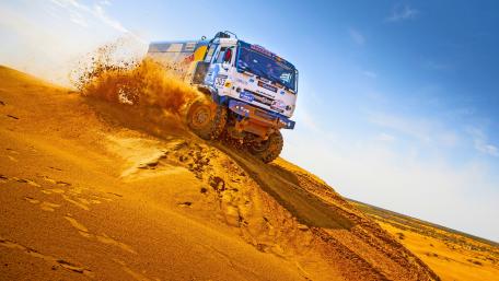 Thrilling Off-Road Adventure in 4K Resolution wallpaper
