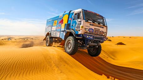 Thrilling Desert Rally Adventure Wallpaper wallpaper