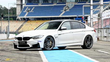 Sleek BMW M4 in Stunning 4K Resolution wallpaper