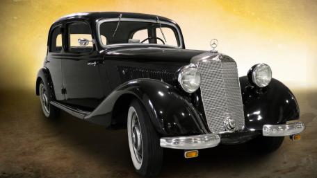Classic Mercedes Elegance in Timeless Black Finish wallpaper
