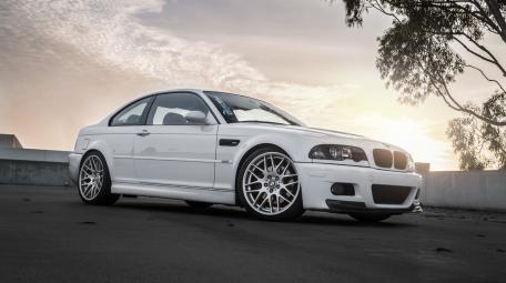 Sleek White BMW E46 M3 on a Sunset Backdrop wallpaper