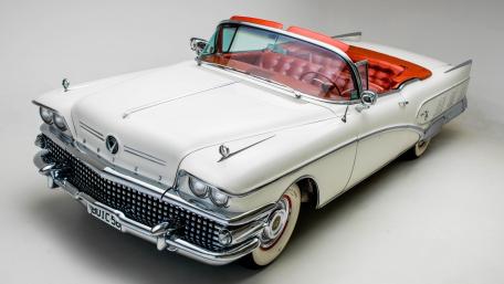 Classic Convertible Elegance in White and Red wallpaper