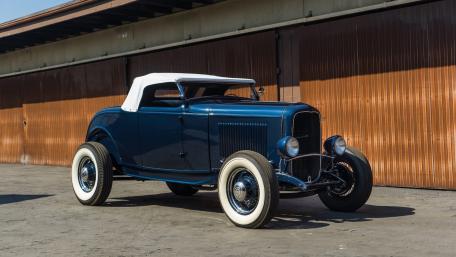 Classic Blue Convertible with White Top wallpaper